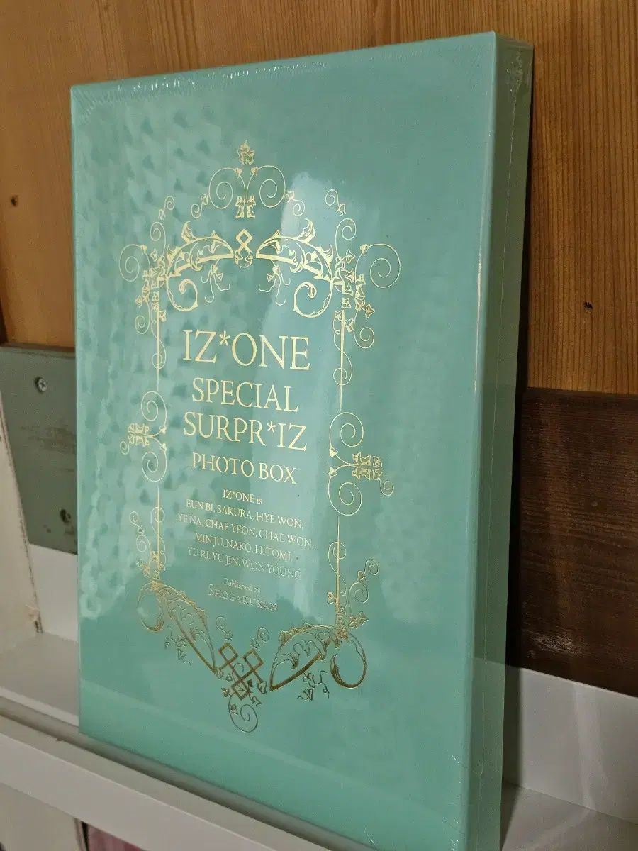 IZ*ONE SPECIAL SURPR*IZ PHOTO BOX (アイズワン SPECIAL SURPR*IZ