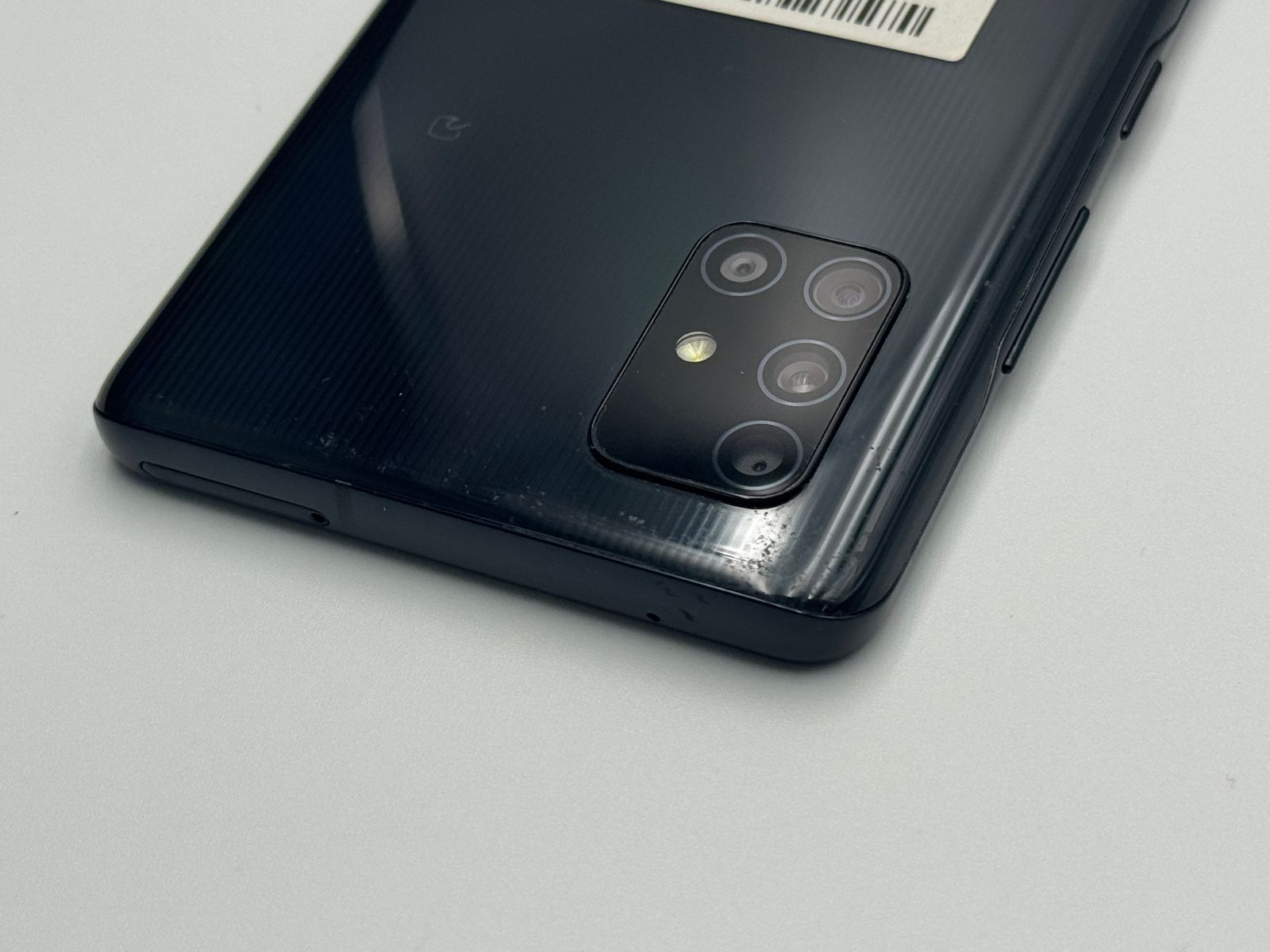 中古C】Galaxy A51 SCG07 プリズム ブリックス ブラック SIMフリー 白