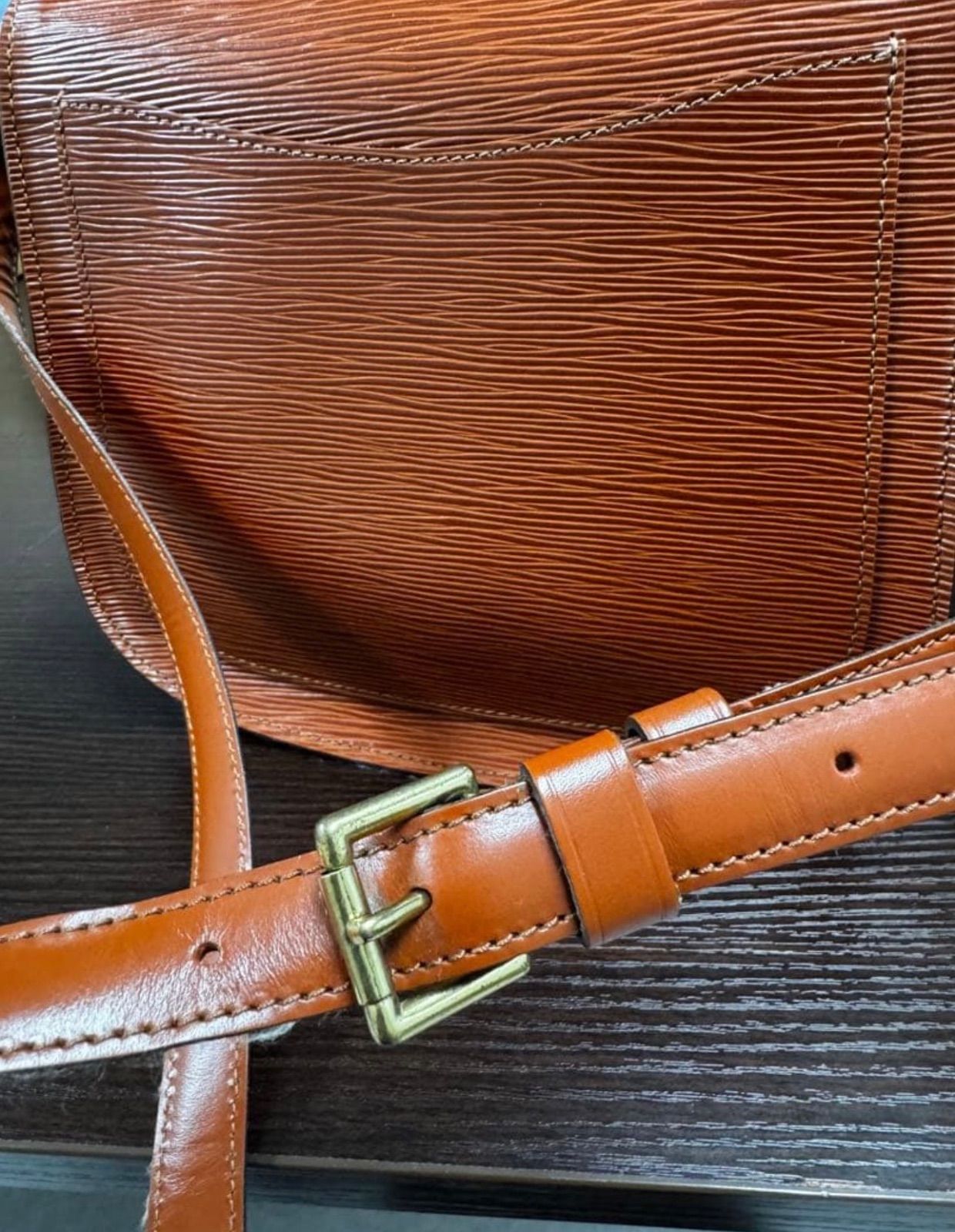 LOUIS VUITTON エピ ショルダーバッグ ブラウン - メルカリ