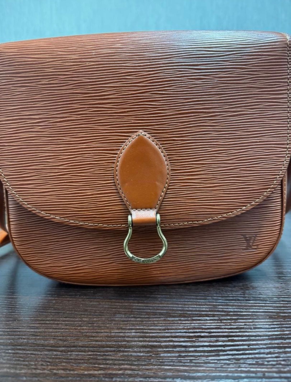 LOUIS VUITTON エピ ショルダーバッグ ブラウン - メルカリ