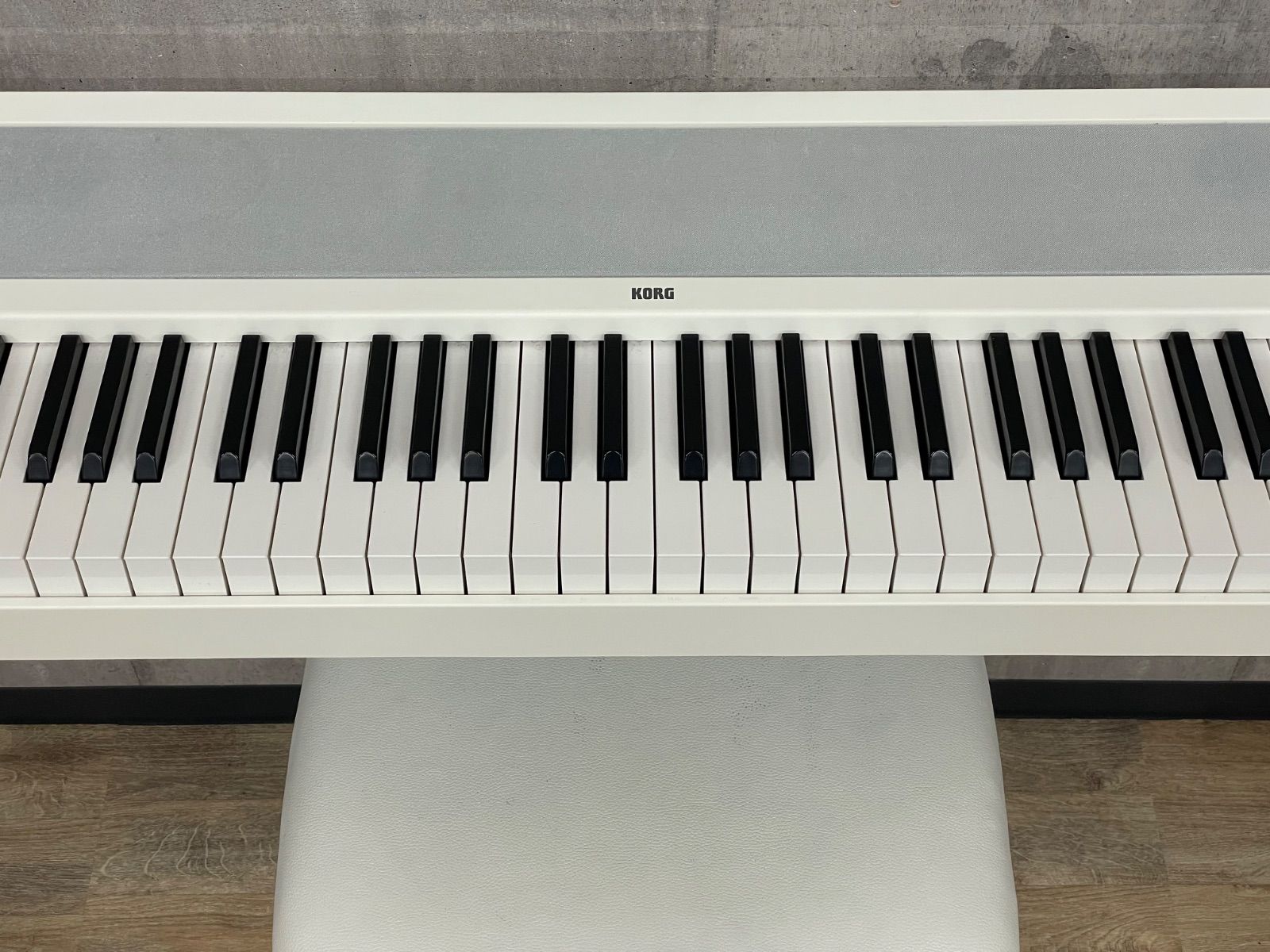 コルグ KORG 電子ピアノ B1モデル　スタンド　中古 H-07039 KORG コルグ B1 2017年製 電子ピアノ 88鍵 チェア スタンド