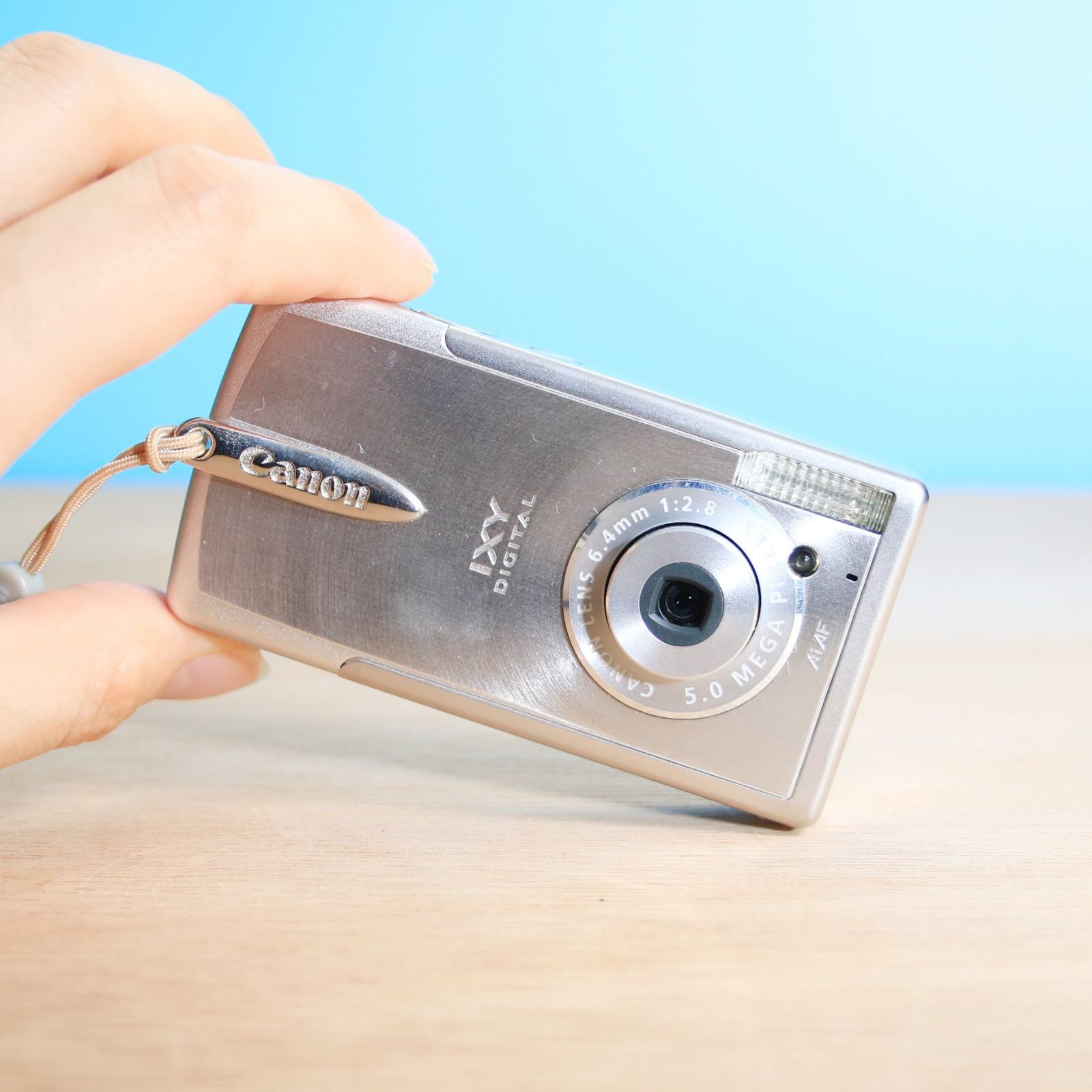 完動品❁美品 Canon IXY DIGITAL L2 コンデジ PC1108 動作確認済み シルバー キャノン オールドコンデジ 平成デジカメ 充電器付き H459