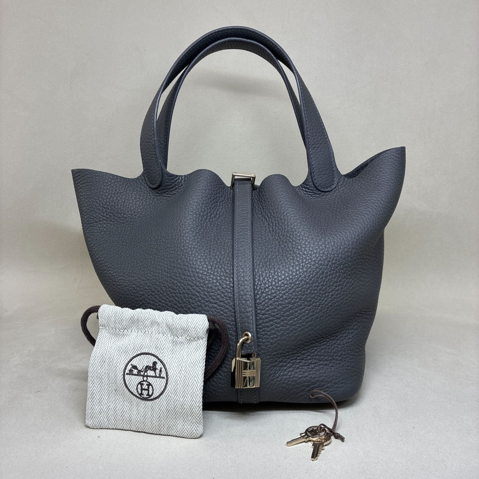 HERMES エルメス ピコタンロック22 MM グリメイヤー トリヨンクレマンス ゴールド金具 W刻印 321,750円