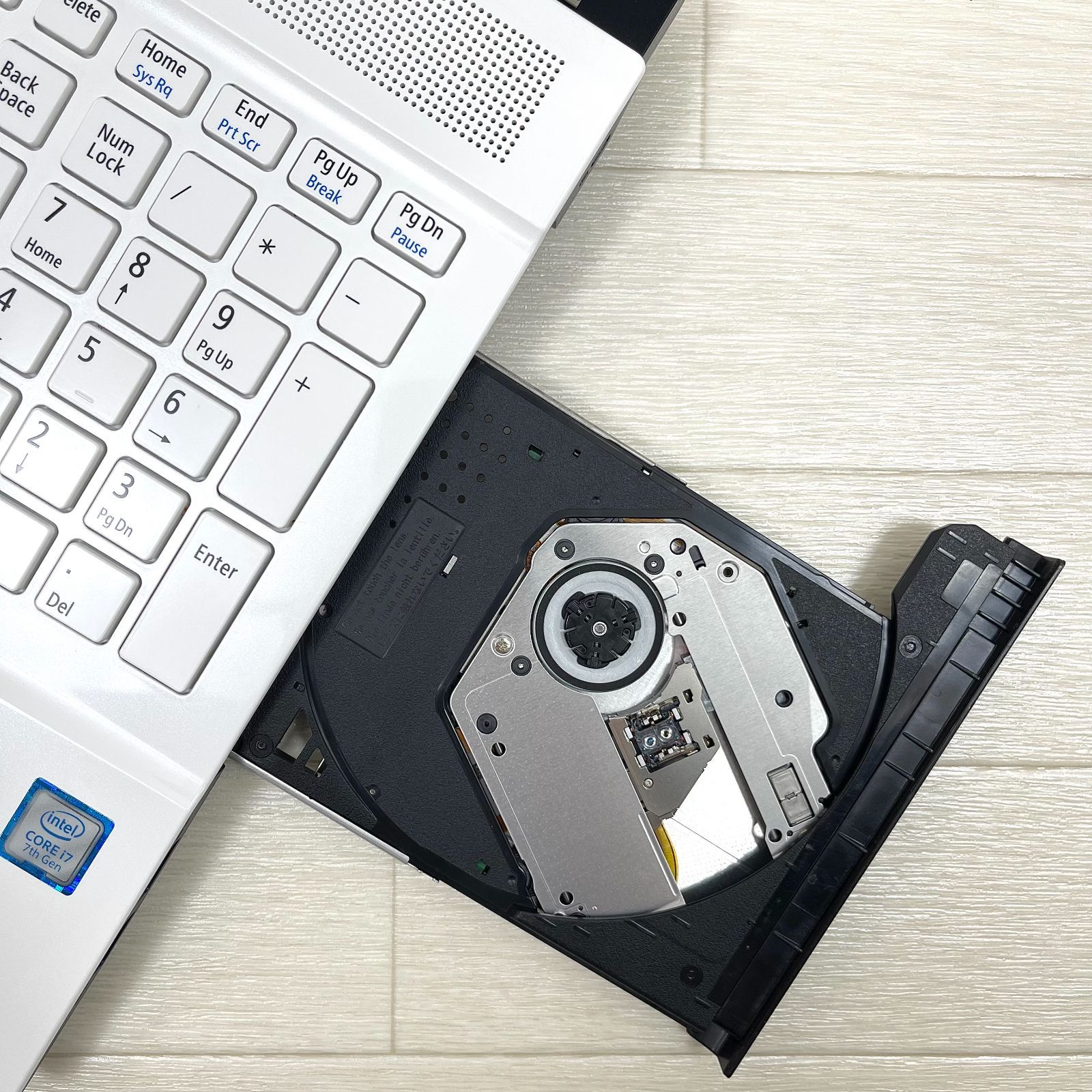NEC LAVIE i7/16GB/SSD512GB Win11 Office2024 - メルカリ