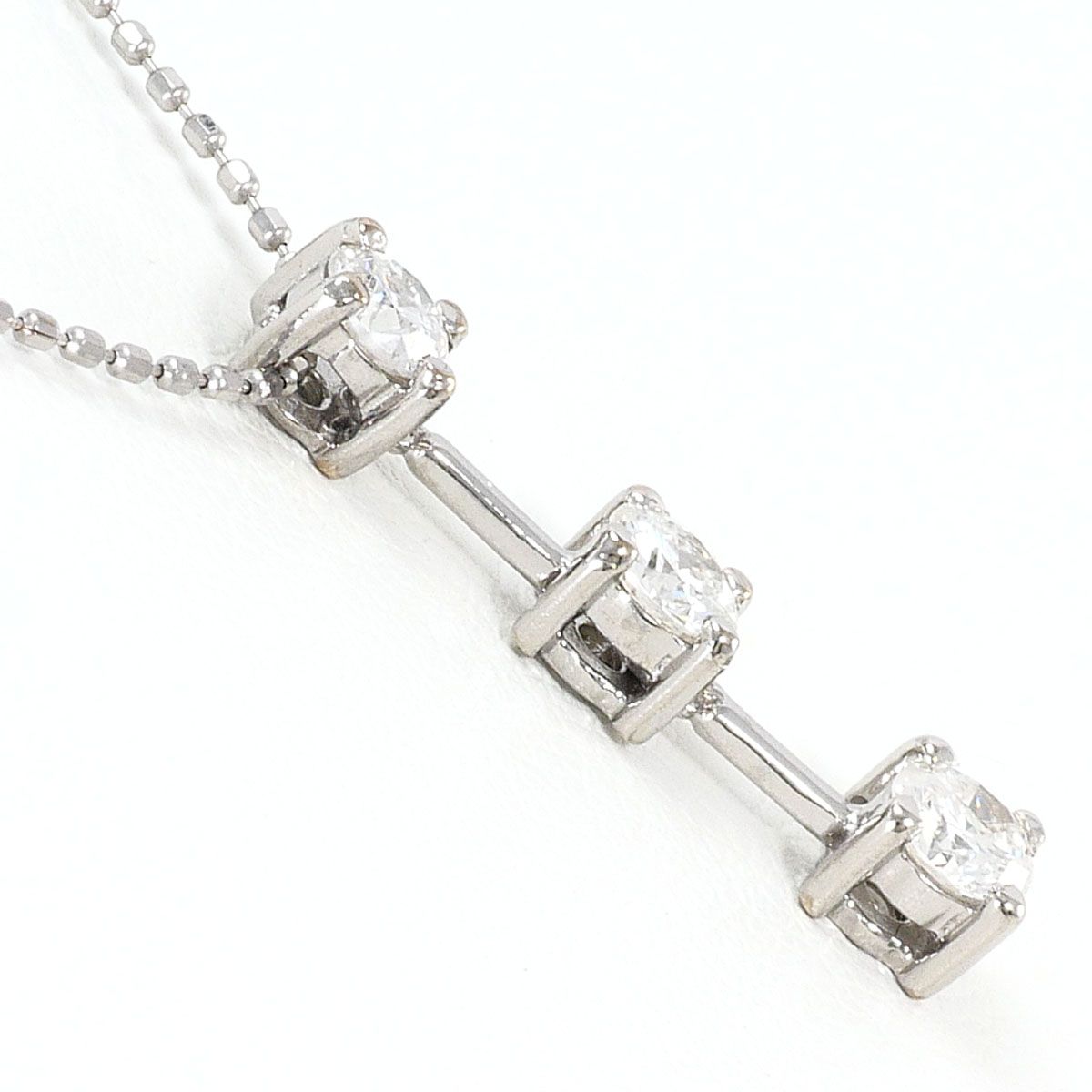 Ｋ18WG ダイヤ0.50ct(鑑別書付) ペンダントトップ K18WG ネックレス ダイヤモンド 0.50ct 鑑別書 総重量約2.1g 約40cm