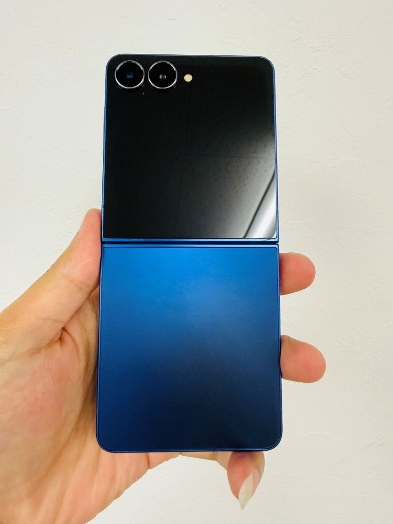Galaxy Z Flip7 256GB Blue SIMフリー 美品 - メルカリ