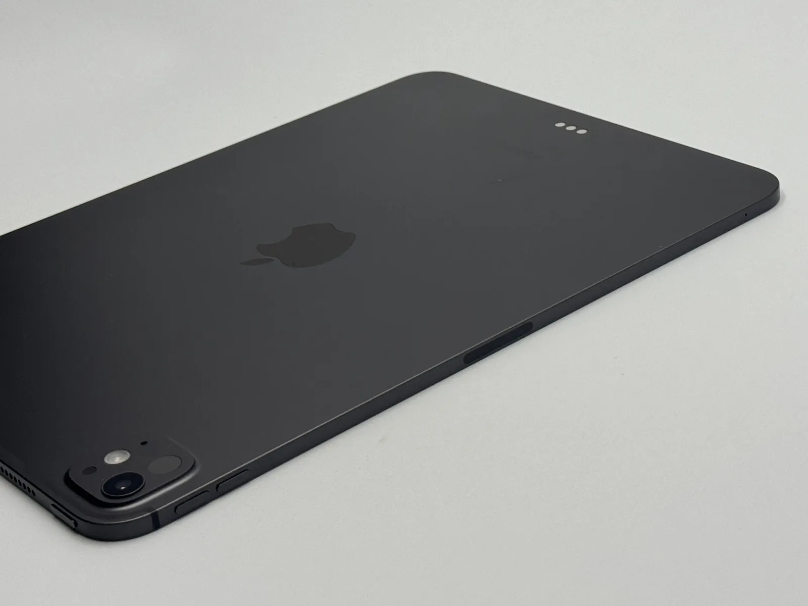 iPad Pro 11インチ M4 256GB バッテリー89% 美品 動作良好 中古B】iPad Pro 11-inch 第5世代 (M4) 256GB スペースグレイ Wi-Fi