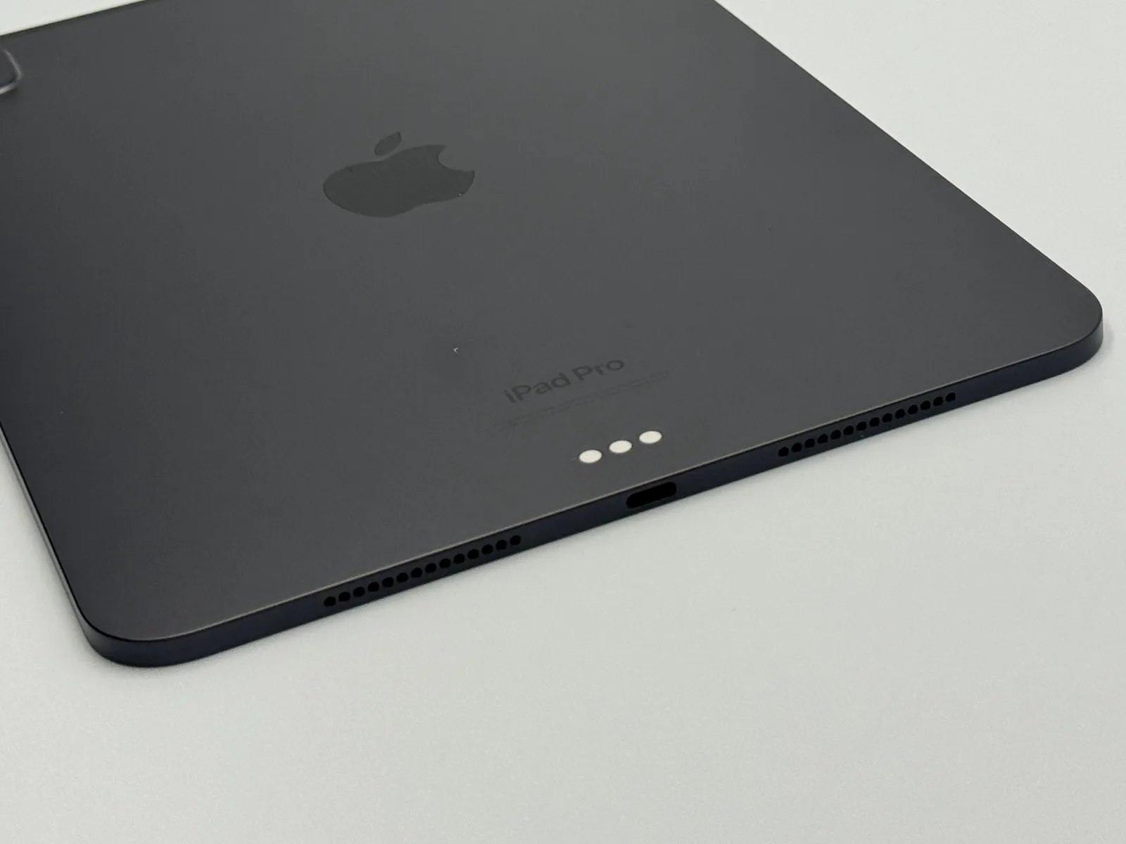 中古B】iPad Pro 11-inch 第5世代 (M4) 256GB スペースグレイ Wi-Fi