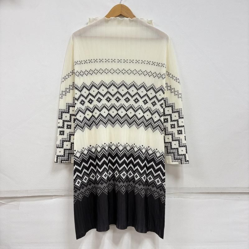 プリーツプリーズイッセイミヤケハイネック　長袖シャツPP43FK341 プリーツプリーズ ISSEY MIYAKE イッセイミヤケ 長袖 ハイネック
