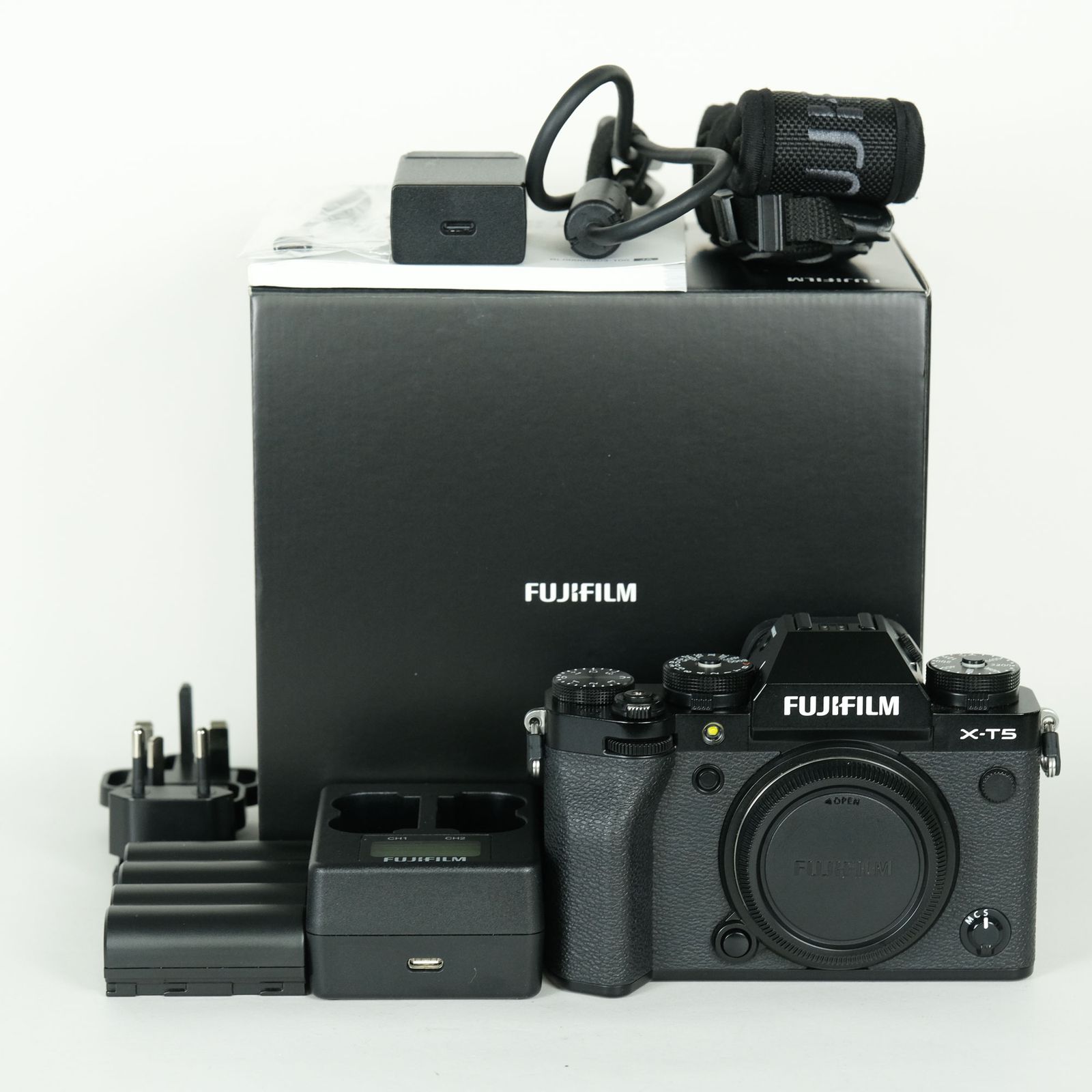 [美品 | シャッター数12,981回｜バッテリー2個・デュアルチャージャー付] FUJIFILM X-T5 [ボディ ブラック] | FUJIFILM Xマウント