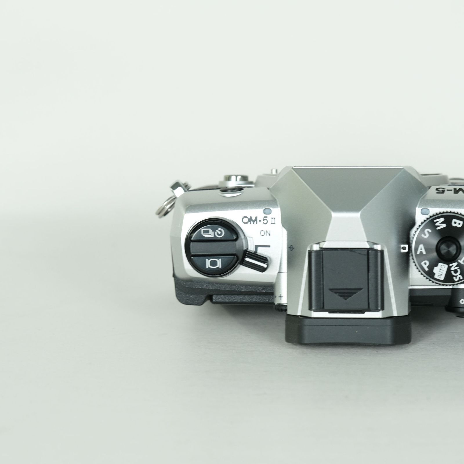 美品 | シャッター数] OM SYSTEM OM-5 Mark II ボディ シルバー