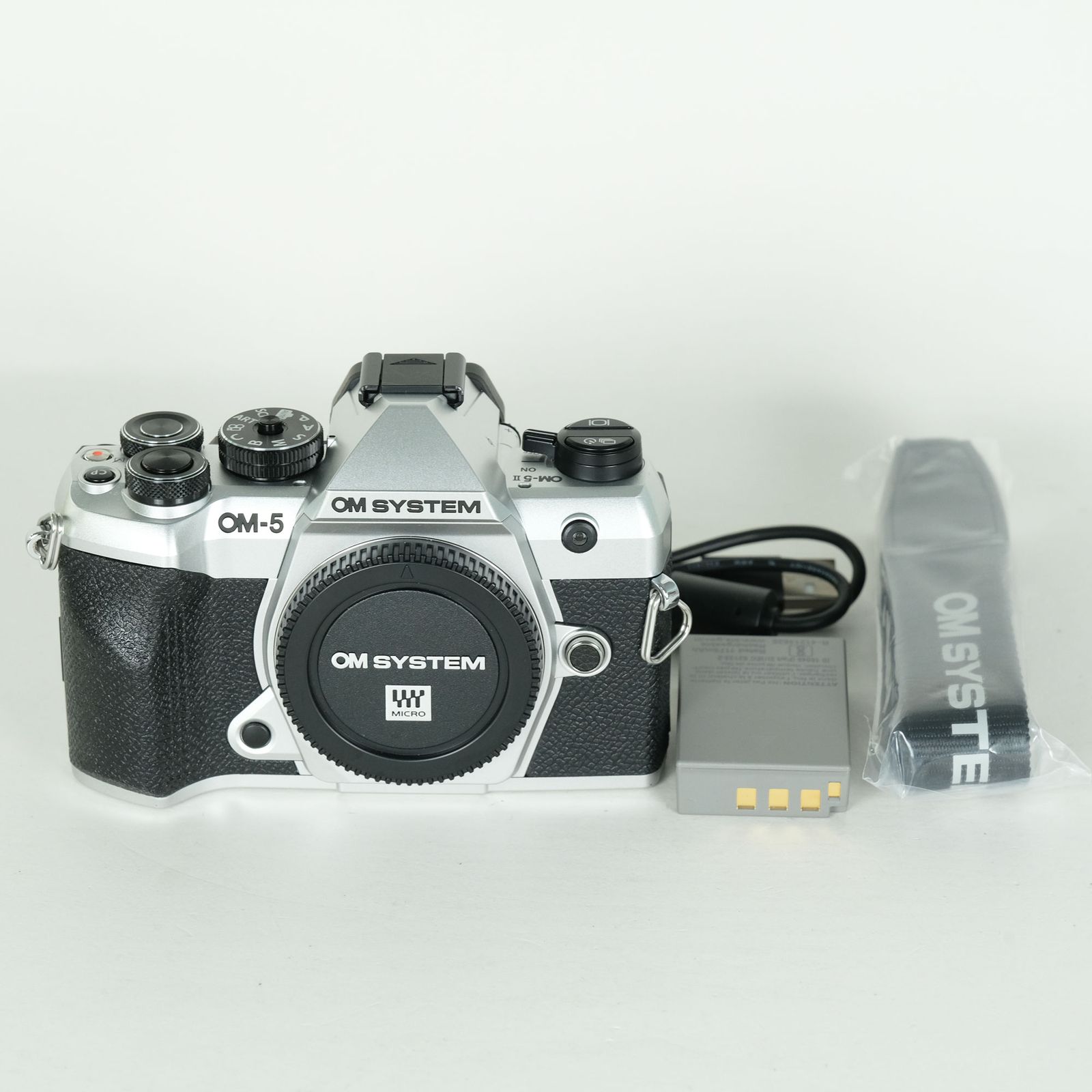 美品 | シャッター数] OM SYSTEM OM-5 Mark II ボディ シルバー