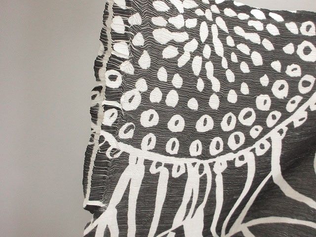 ミーイッセイミヤケ me ISSEY MIYAKE サンフラワー スクエア