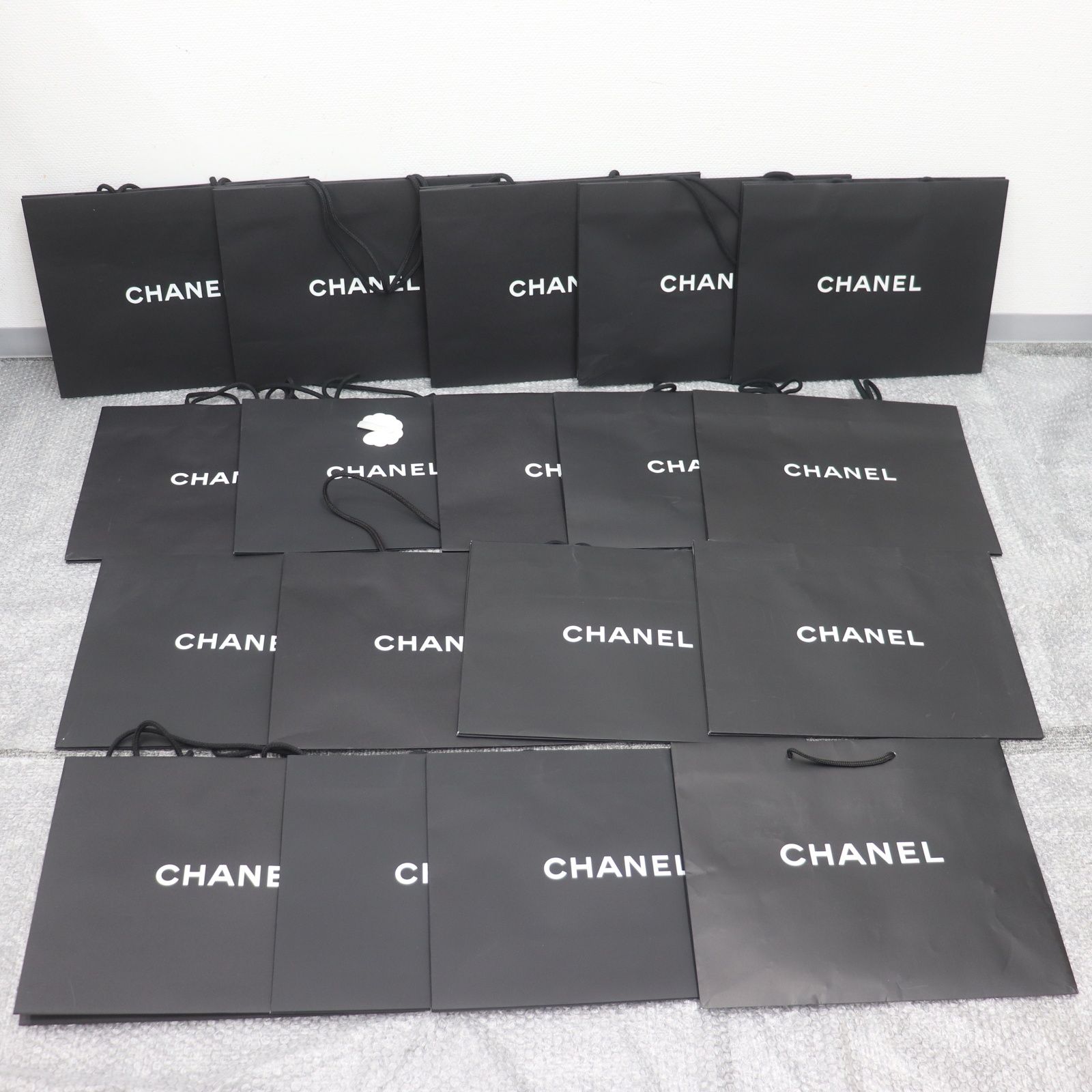 【美品】CHANEL シャネル 大きい空箱&ショッピング袋 ITAKZ2VYS1J2 CHANEL シャネル 空箱 ボックス 空き箱 ショッパー 紙袋