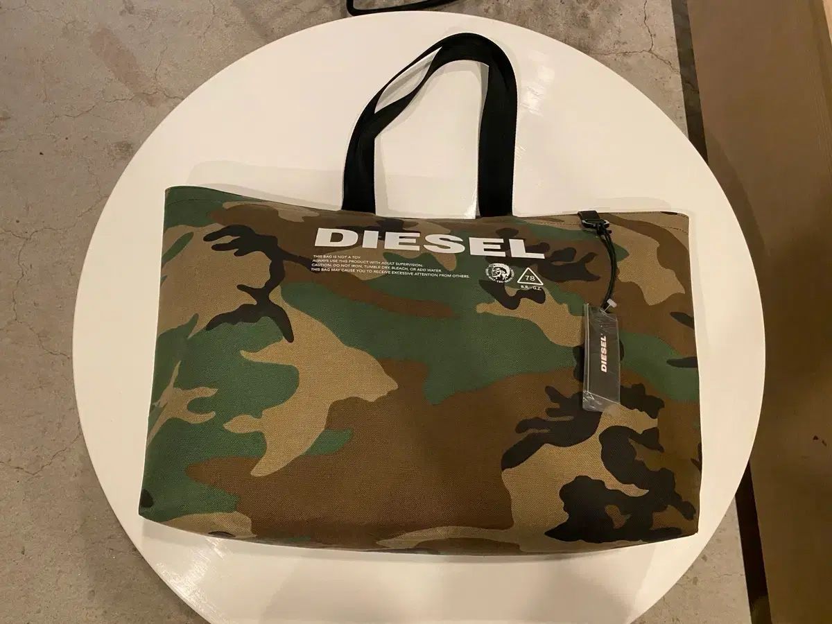 DIESEL ディーゼル カモフラージュ トゥーバッグ（新品）