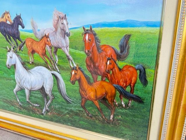 油彩絵 馬九行く 疾走する九頭馬 インテリア 詳細不明 サイン入り tom