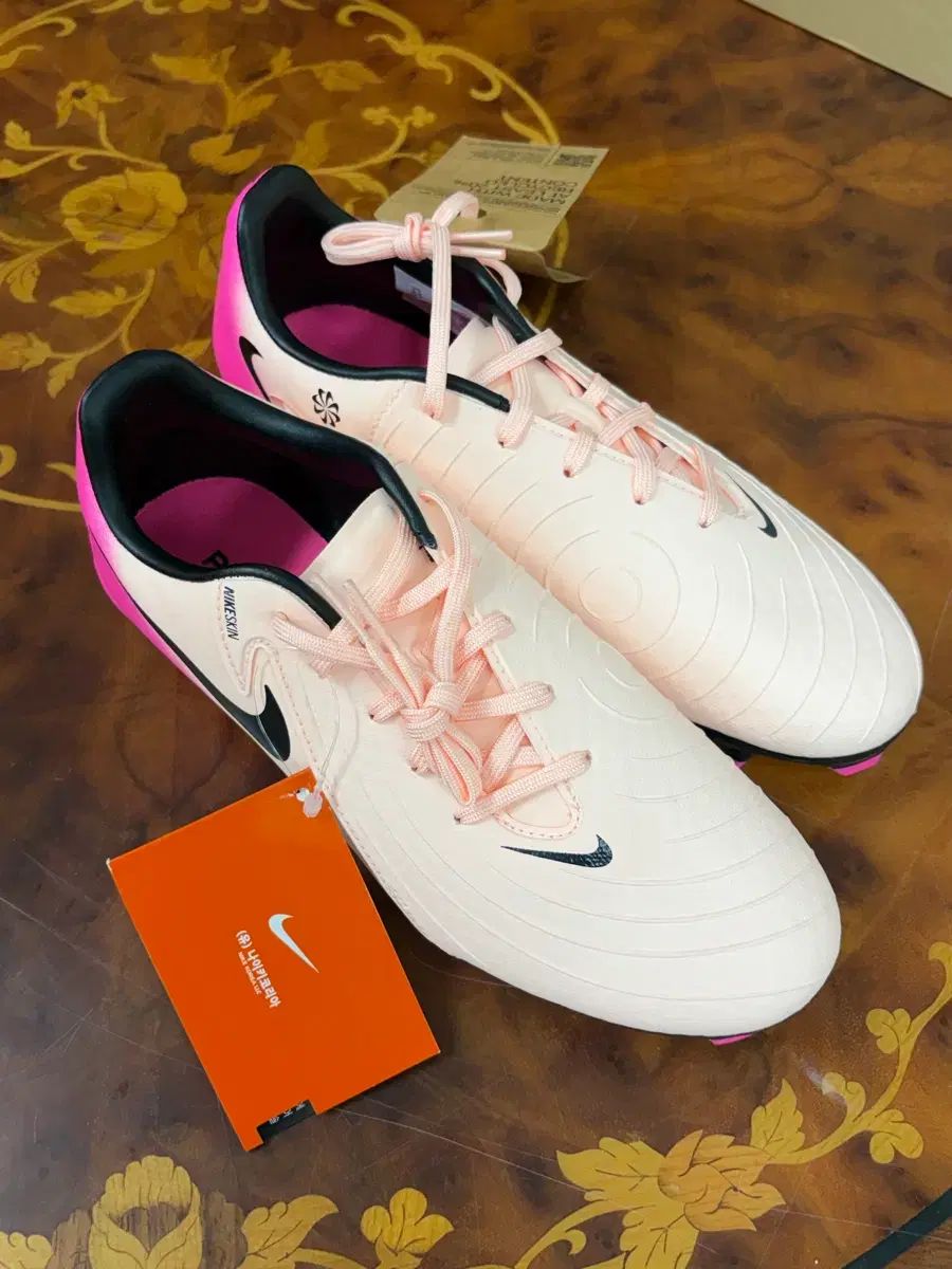 240 NIKE FANTOM GX 2 アカデミー FG/MG クリムゾン ティント ピンク ブラスト