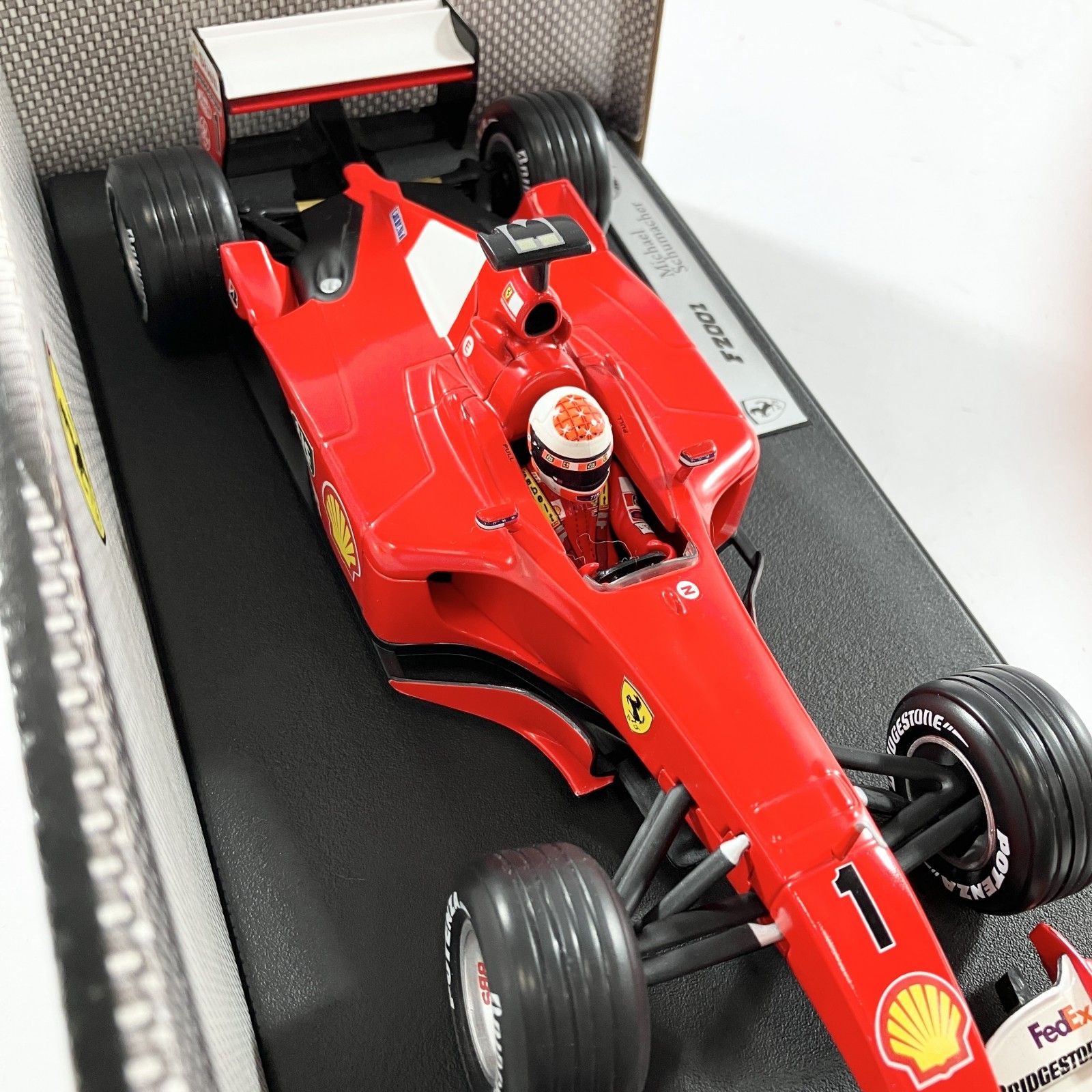 ☆ ホットウィール 1/18 フェラーリ F2001 ミハエルシューマッハ 2001