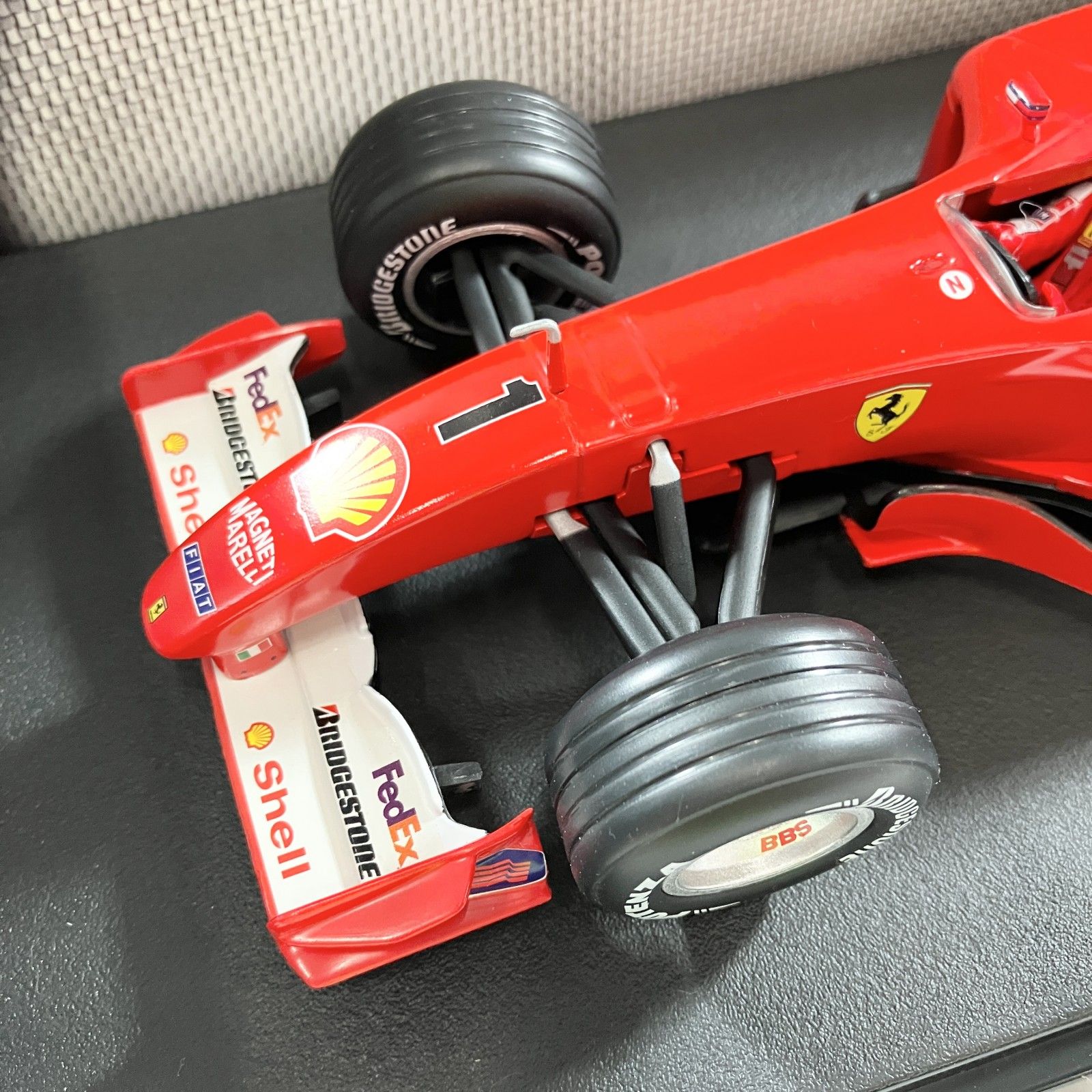 ☆ ホットウィール 1/18 フェラーリ F2001 ミハエルシューマッハ 2001