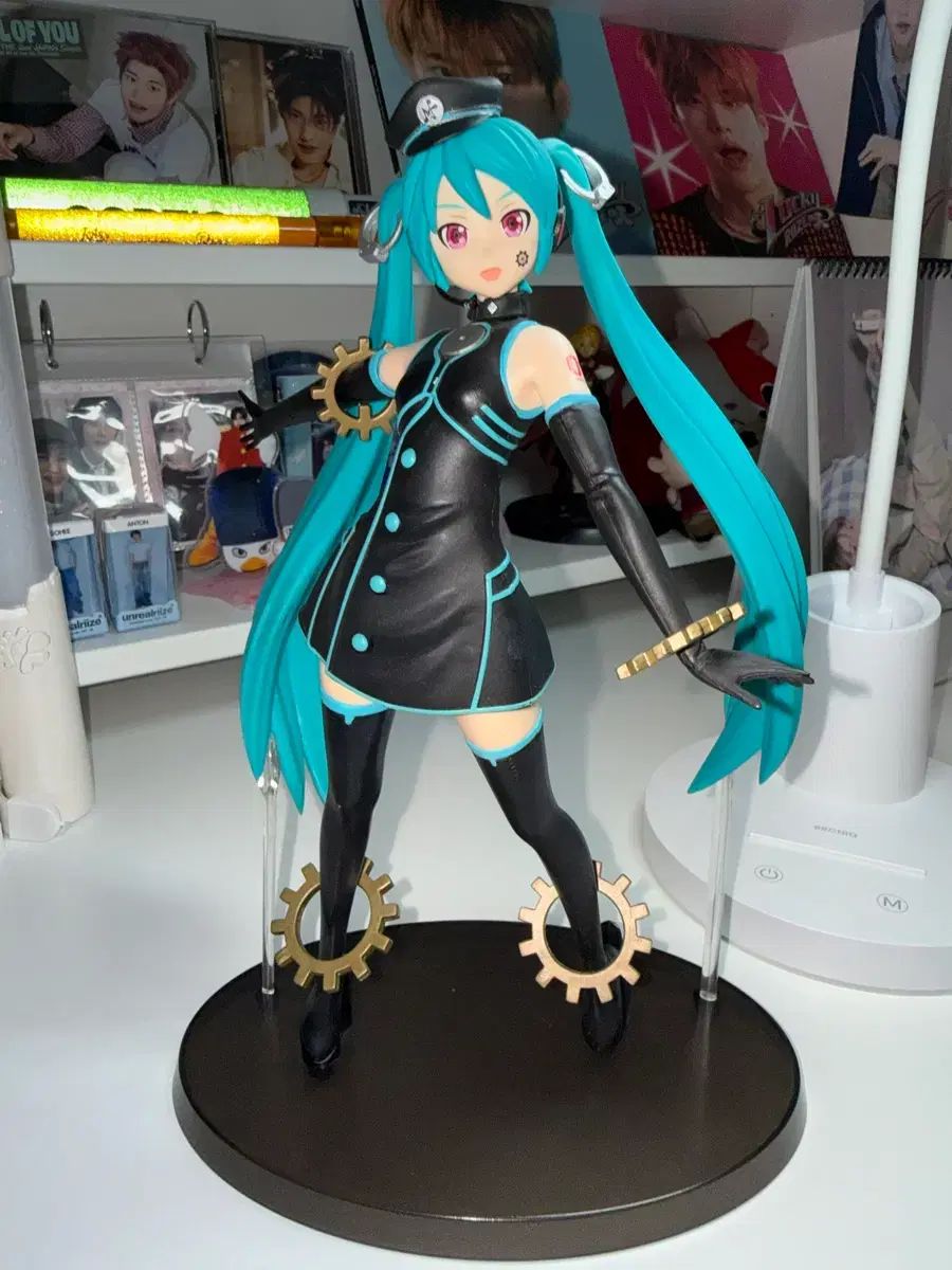 JEMUT(ジェモッ)工場 初音ミク フィギュア