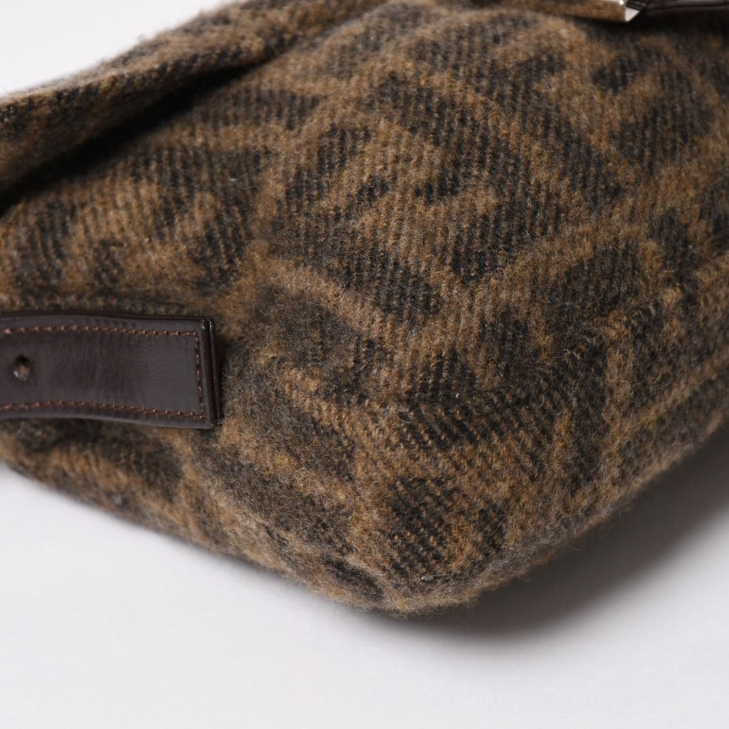 極美品 FENDI フェンディ マンマバケット ワンショルダーバッグ 26424