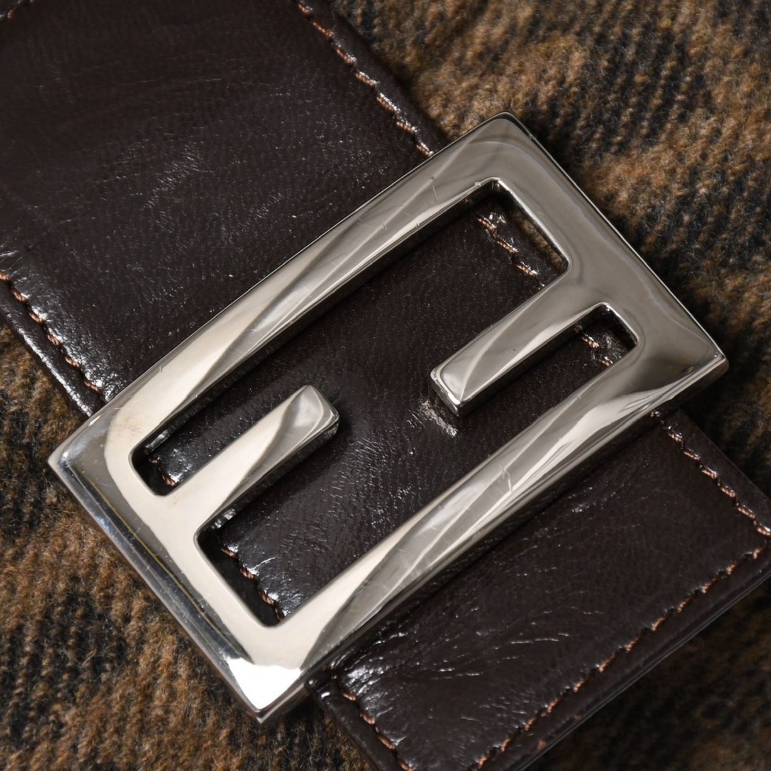 極美品 FENDI フェンディ マンマバケット ワンショルダーバッグ 26424