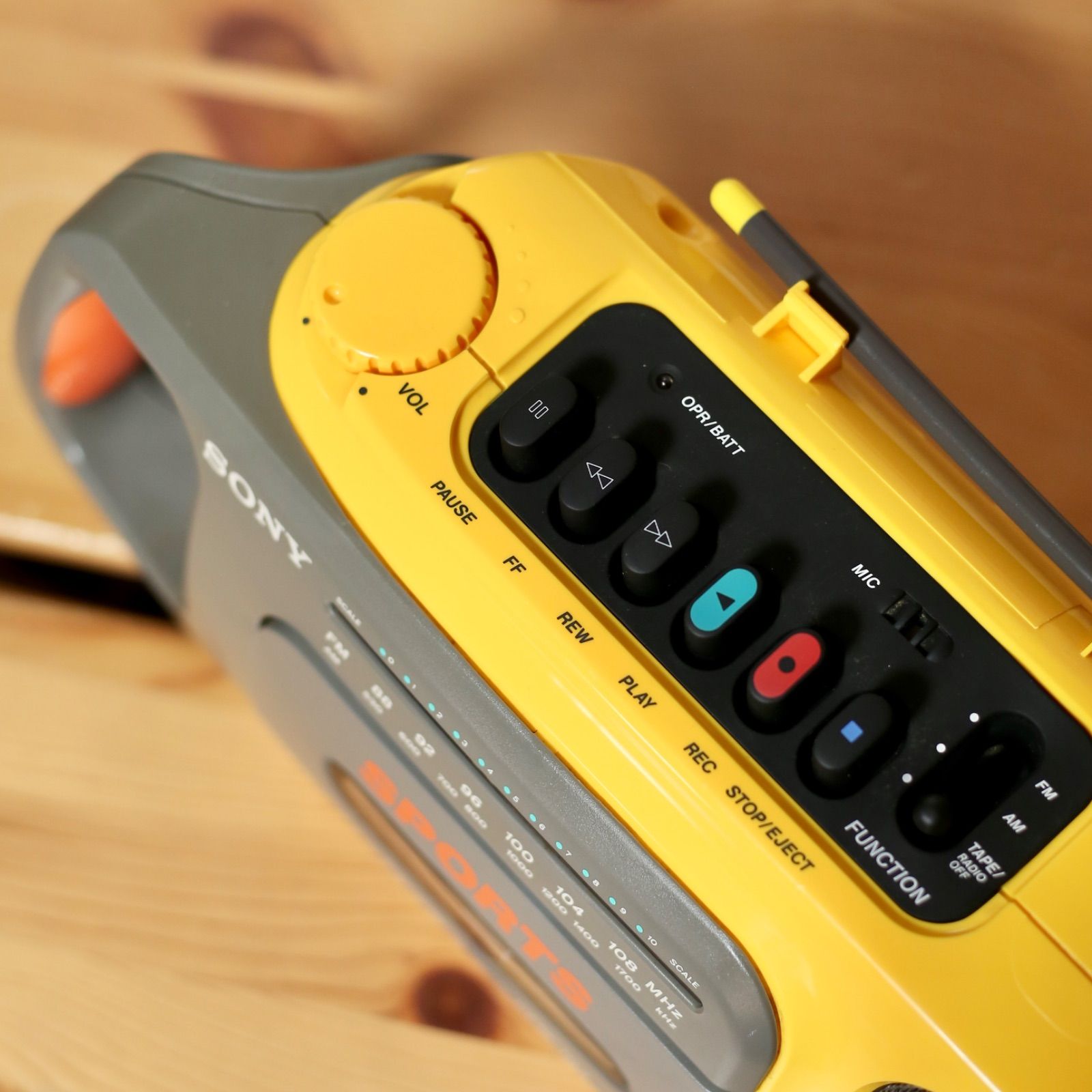 訳アリ ジャンク品 SONY SPORTS CFM-104 ラジカセ 本体 Retro￼ Sony
