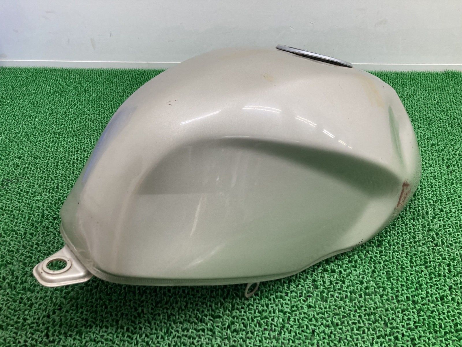 バリオスII タンク シャンパンG カワサキ 純正 中古 ZR250B BALIUS