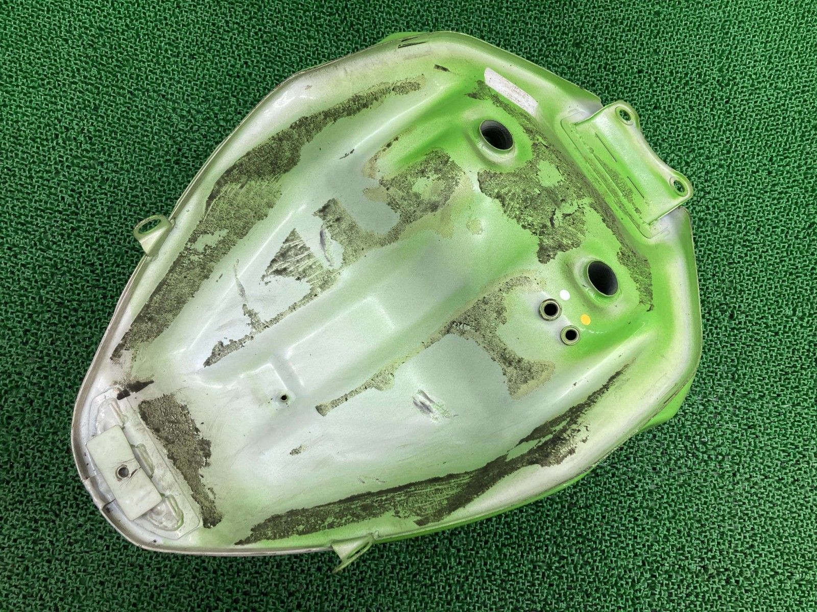 ZXR750 タンク パール/白/緑 カワサキ 純正 中古 ZX750J 92年カラー