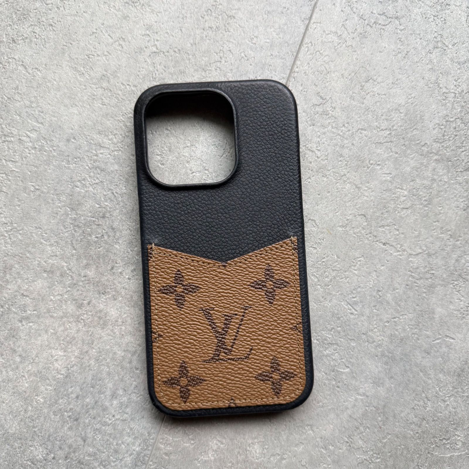LOUIS VUITTON ルイヴィトン モノグラム リバース バンパー iphone 15