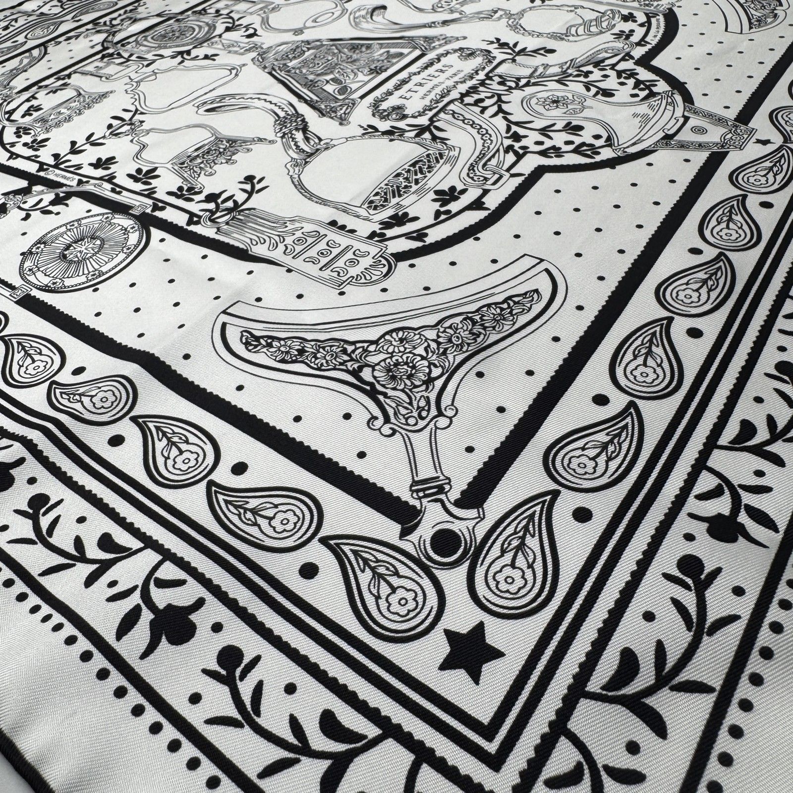 エルメス HERMES カレ55 鎧 ETRIERS BANDANA スカーフ レディース