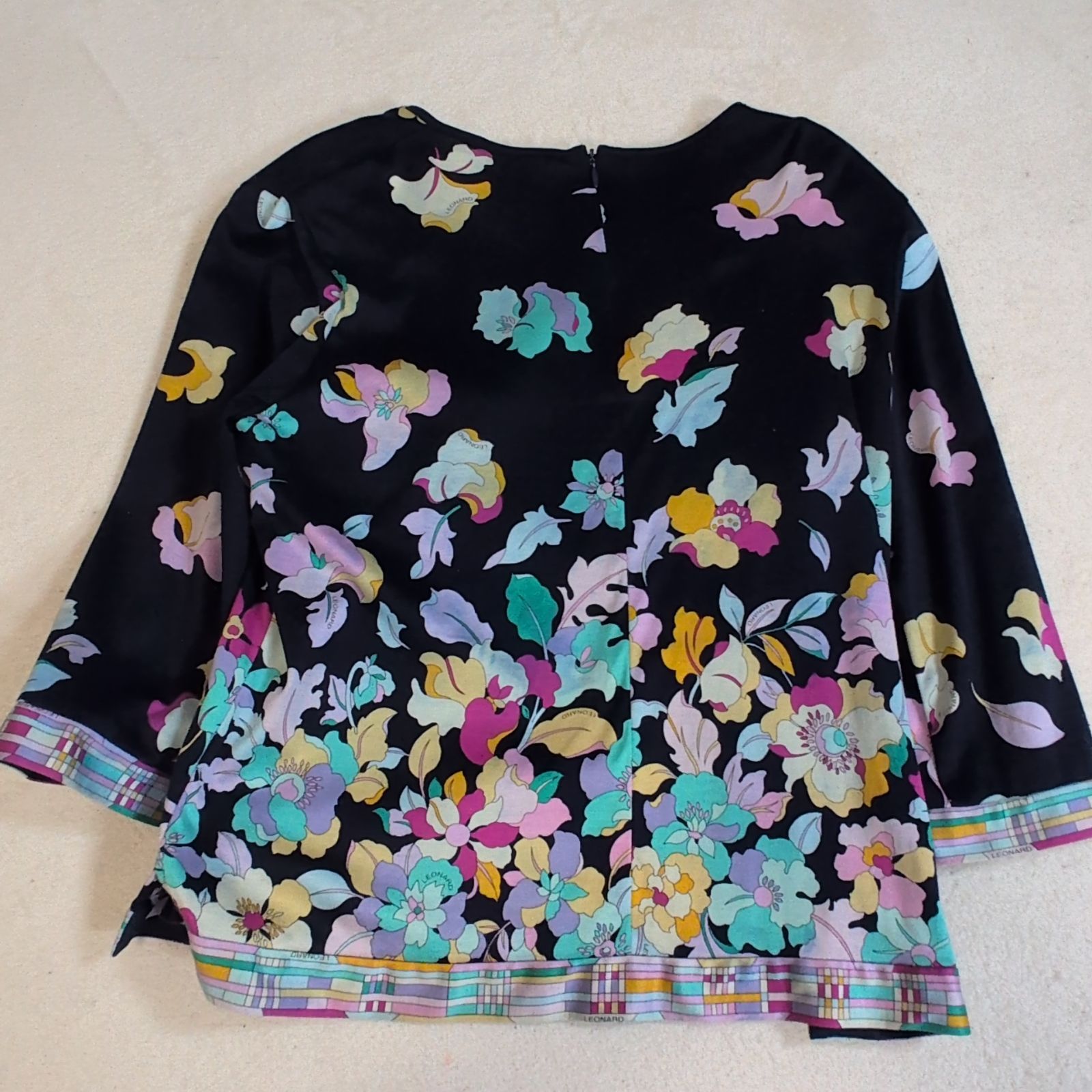 希少✨LEONARD レオナール 美しく散る花びら 鮮やかな花柄プリント