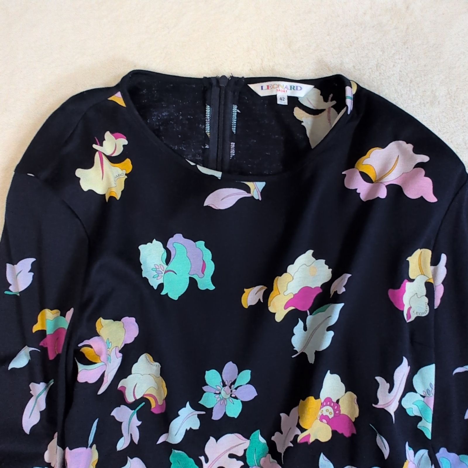 希少✨LEONARD レオナール 美しく散る花びら 鮮やかな花柄プリント
