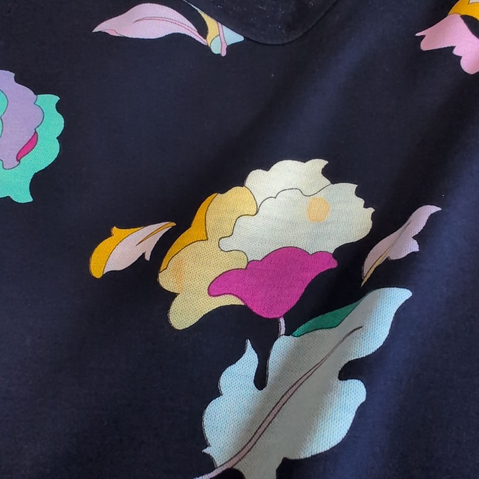 希少✨LEONARD レオナール 美しく散る花びら 鮮やかな花柄プリント