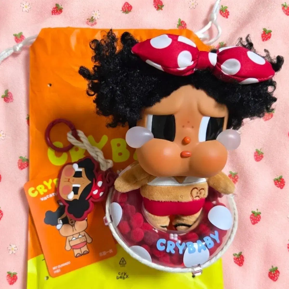 POP MART クライベイビー バカンスダイアリー シリーズ 夏感ぬいぐるみ + チューブ