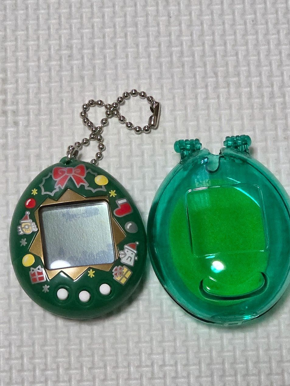 美品 サンタクロっちのたまごっち 緑 ケース付き - メルカリ
