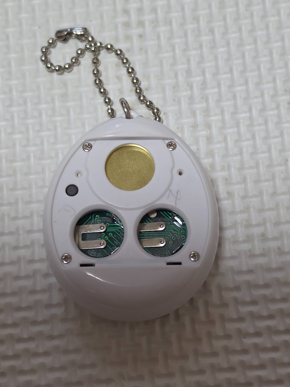 美品 サンタクロっちのたまごっち 白 ケース付き - メルカリ