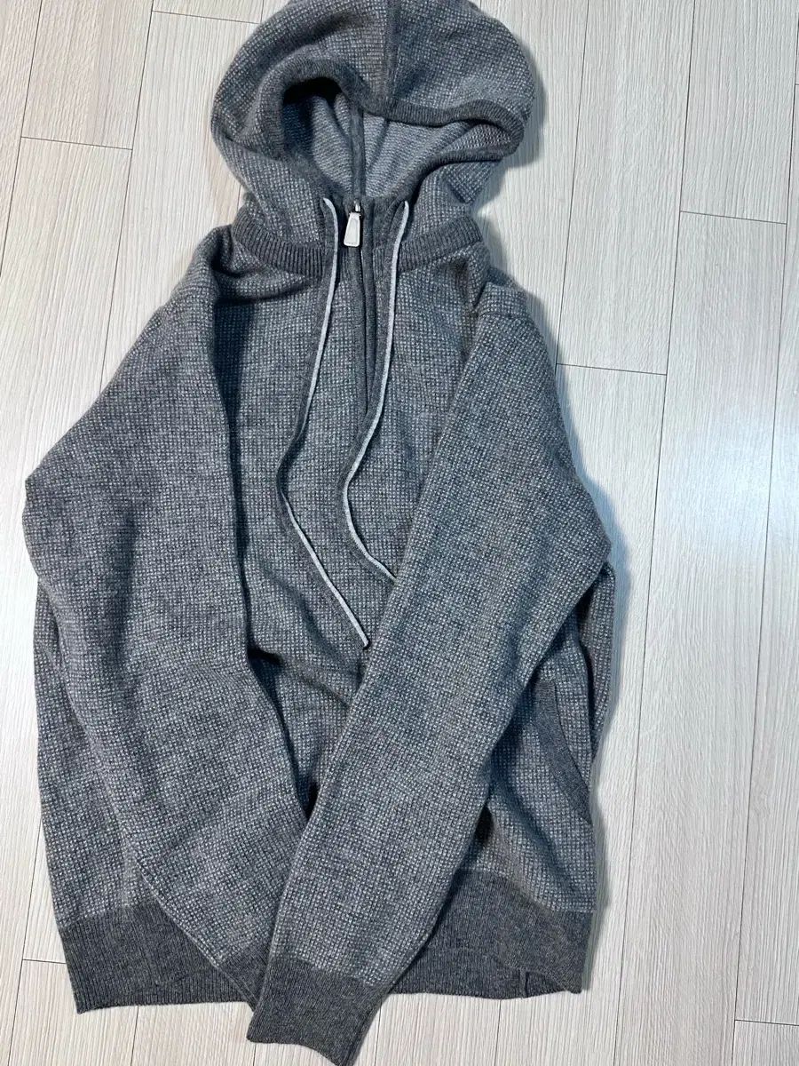 マン・オン・ザ・ムーン 100% カシミア フード付きニット M