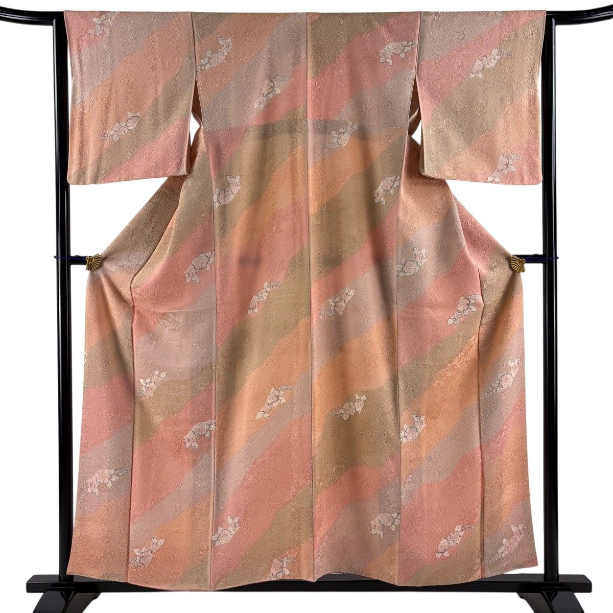 【美品】 小紋 身丈158cm 裄丈64cm M 袷 草花 流水 染め分け サーモンピンク 正絹 秀品 【中古】 6,160円