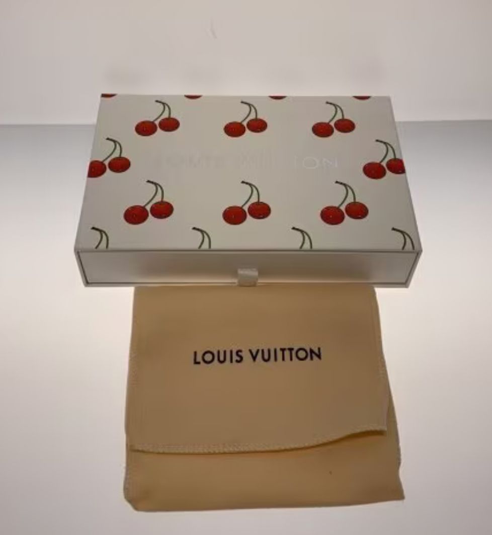 LOUIS VUITTON × 村上隆 モノグラム チェリー イラスト 二つ折り財布