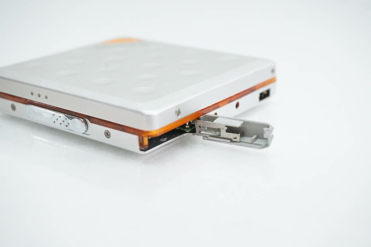 中古】KENWOODケンウッド ポータブルMDプレーヤー DMC-P33 - メルカリ