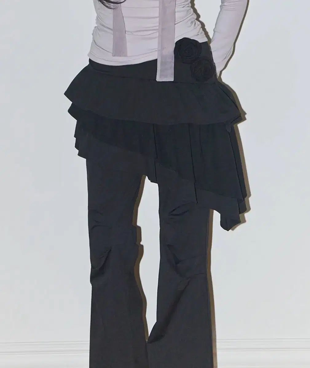 イリゴ ブルーム フレア スカート パンツ ブラック 6,562円