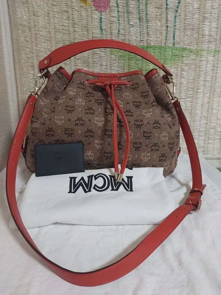 正規品) MCM ヴィセトス ドローストリング バッグ コニャック オレンジ