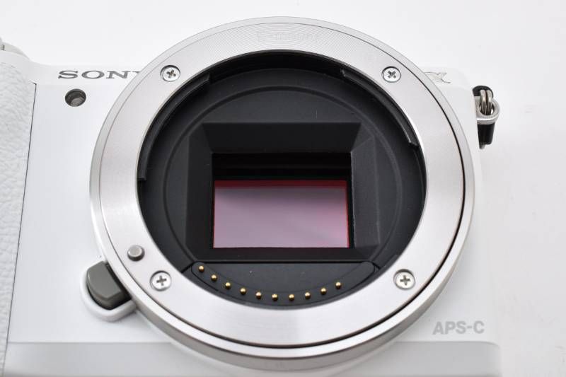 実用光学美品 SONY ソニー α5100 ボディ 白 ホワイト ミラーレス一眼