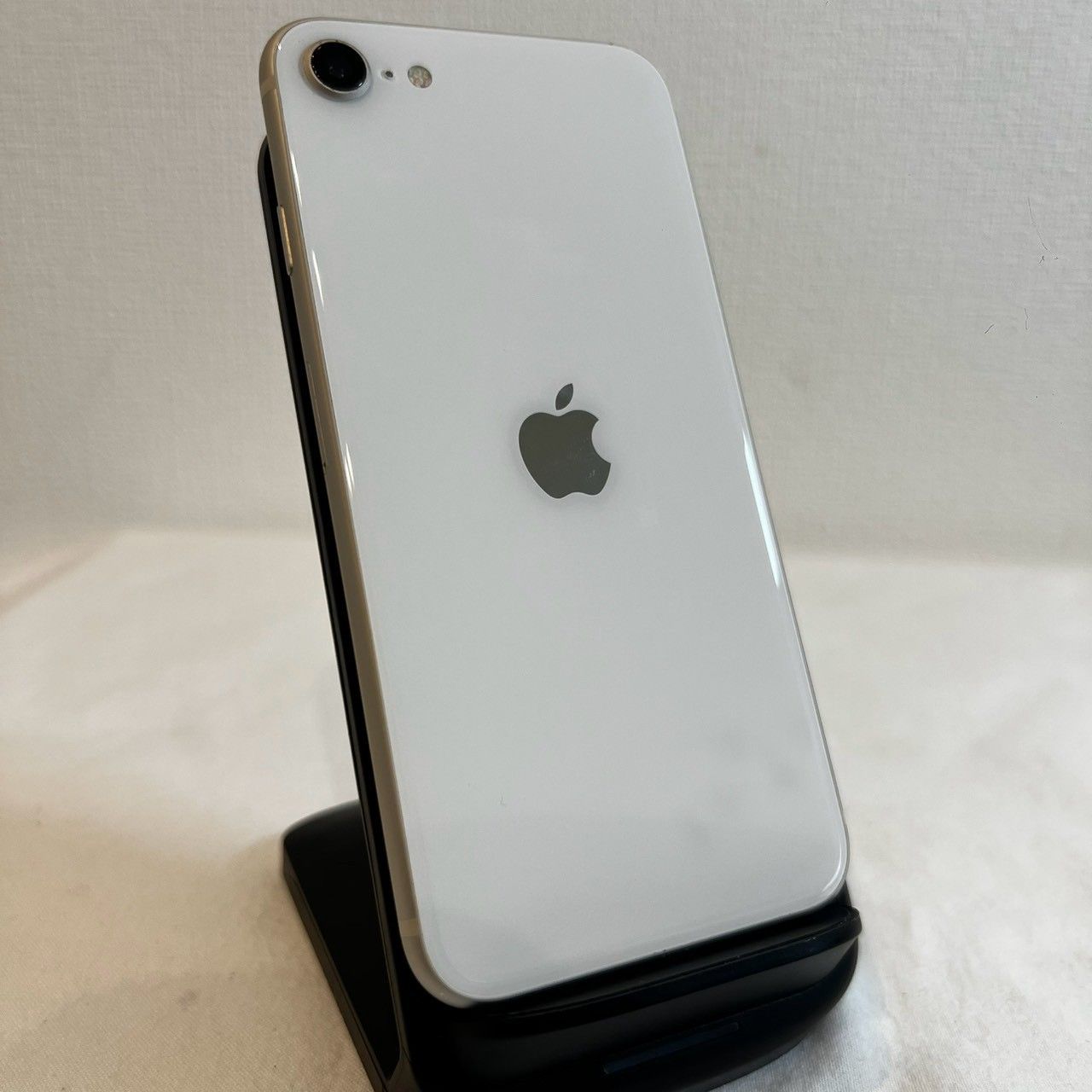 Apple iPhone SE 第3世代 64GB スターライト SIMフリー バッテリー89