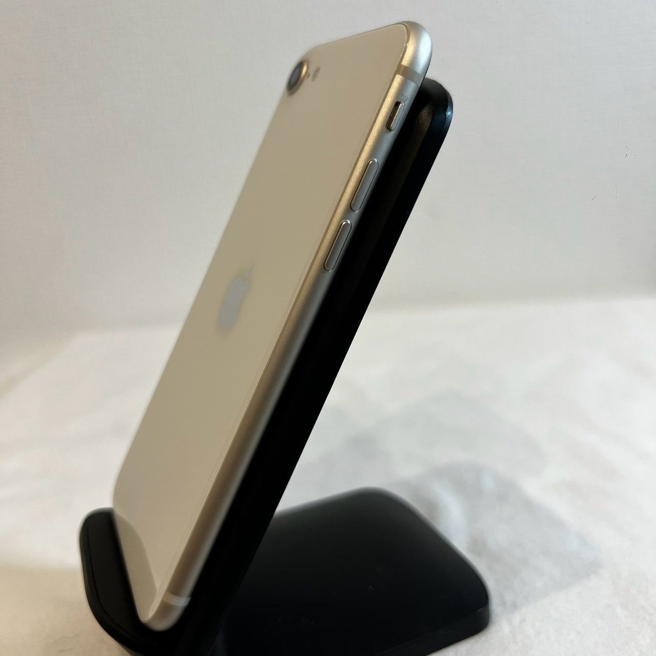 Apple iPhone SE 第3世代 64GB スターライト SIMフリー バッテリー89