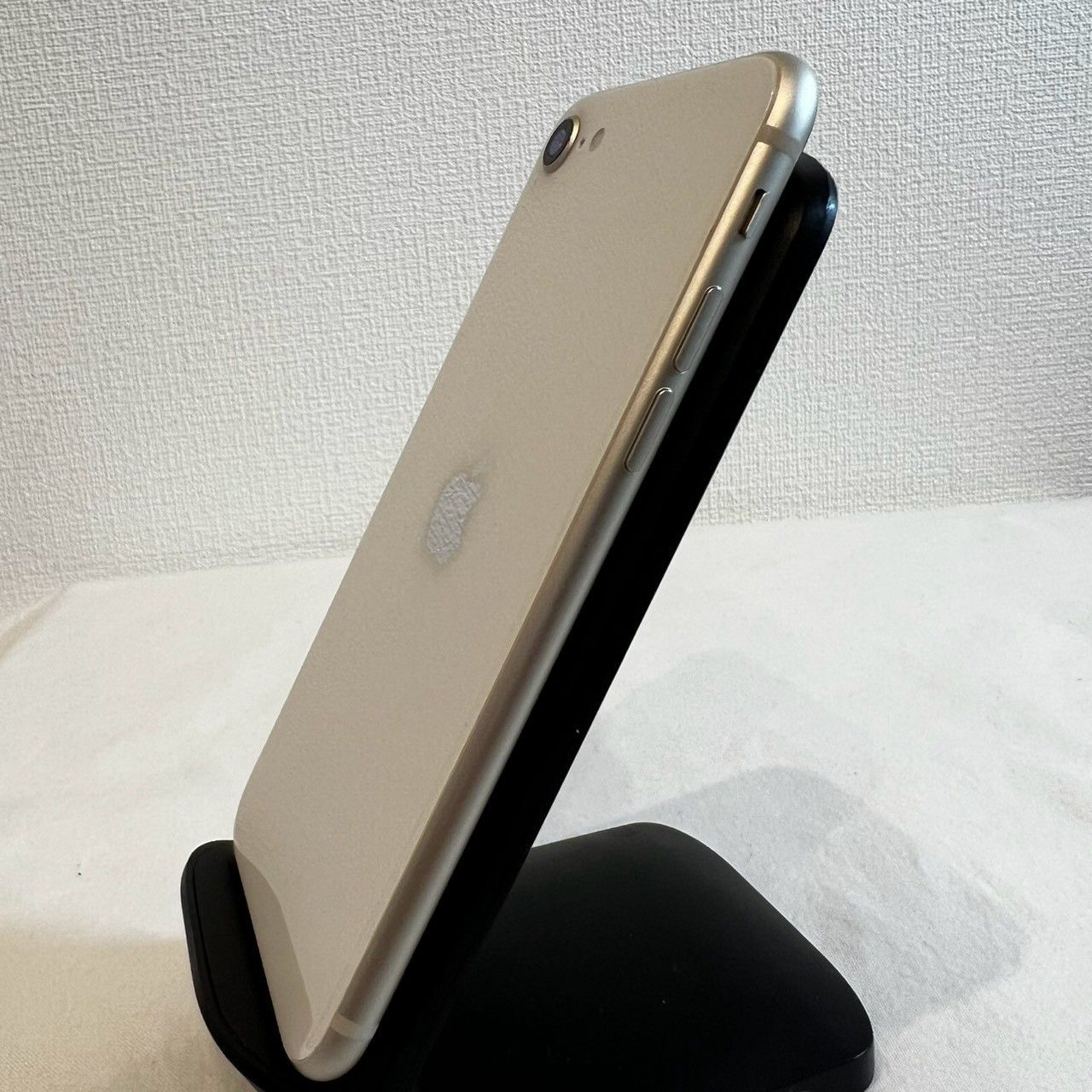 Apple iPhone SE 第3世代 64GB スターライト SIMフリー バッテリー87