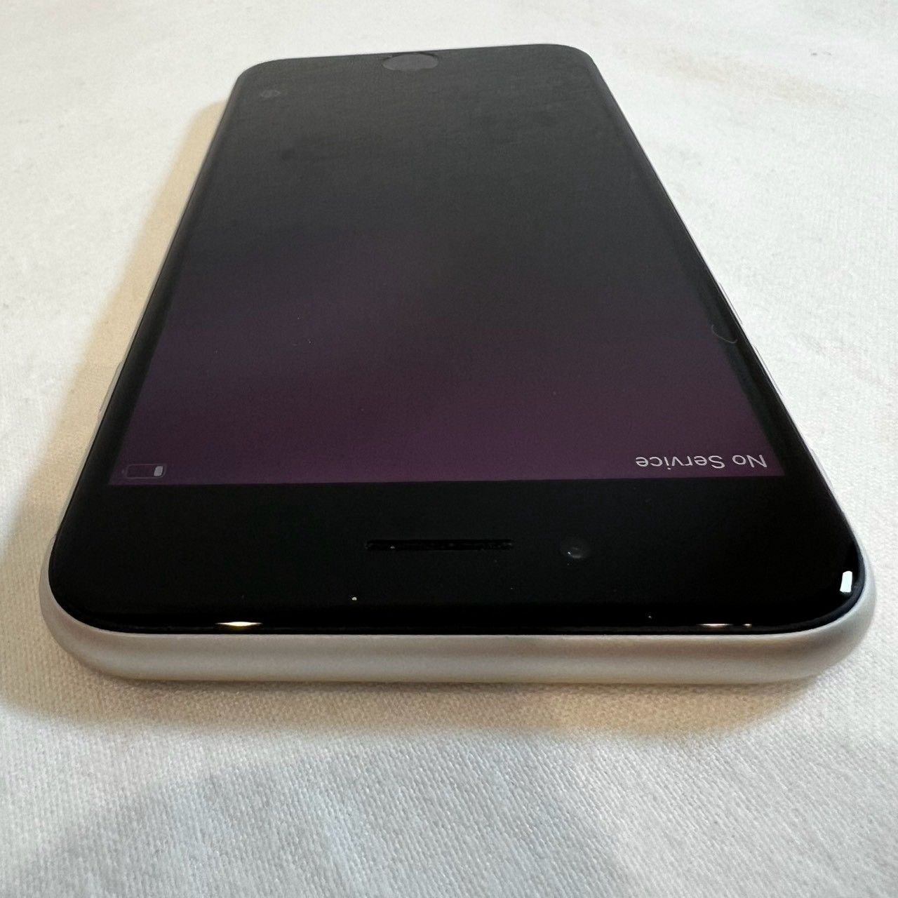 Apple iPhone SE 第3世代 64GB スターライト SIMフリー バッテリー87