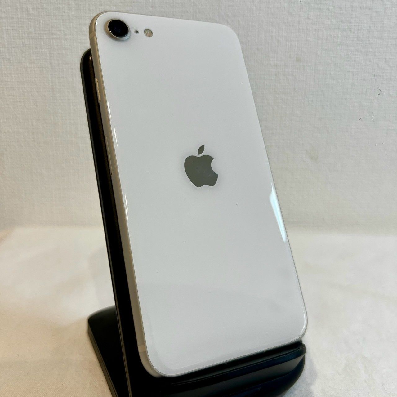 【バッテリー86%】iPhone SE3 【第3世代】64GB スターライト Apple iPhone SE 第3世代 64GB スターライト SIMフリー バッテリー86