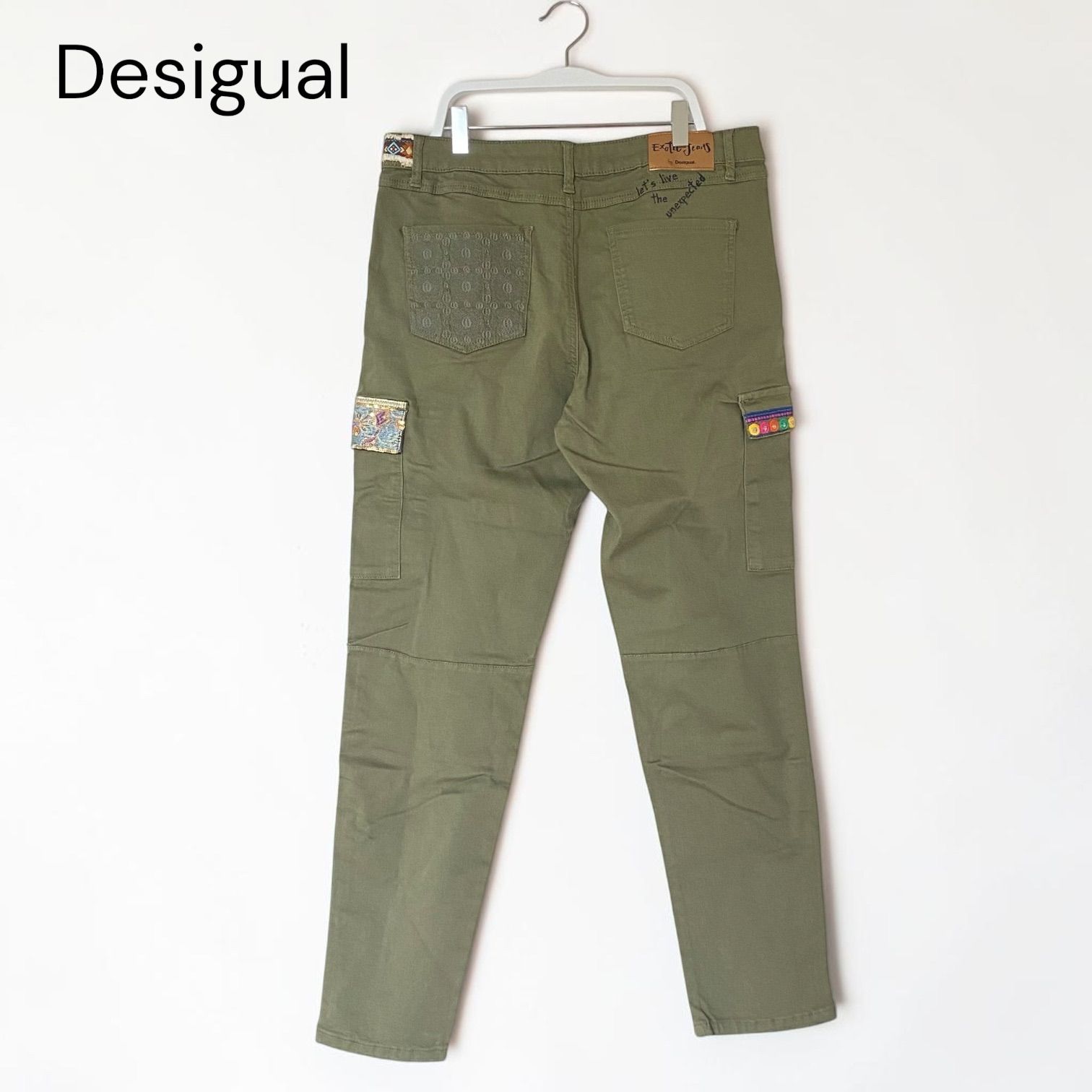 Desigual デシグアル カーゴパンツ 刺繍 カーキ 大きいサイズ - メルカリ